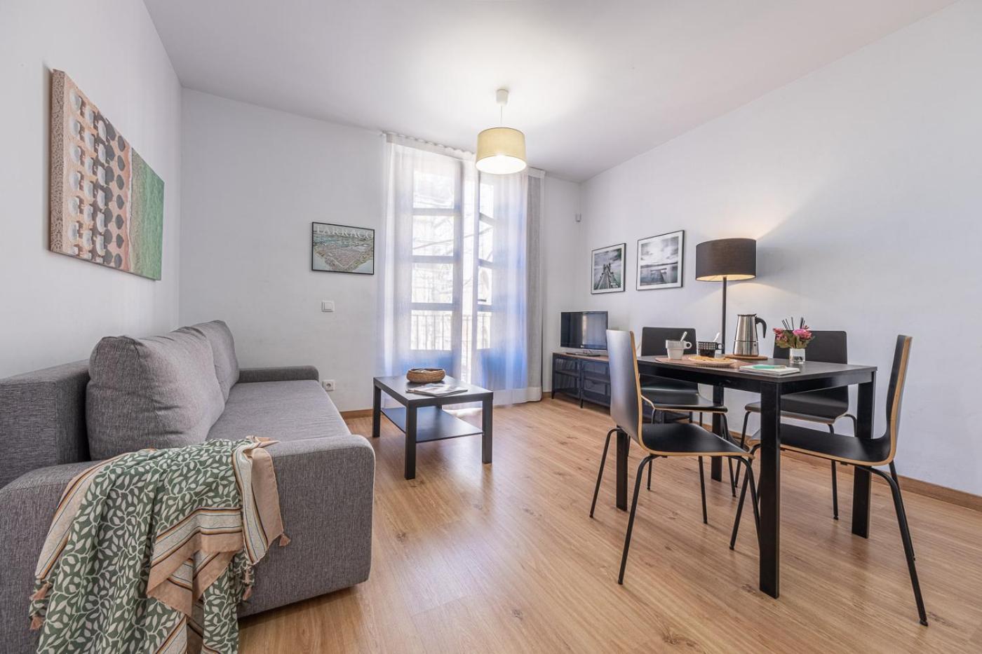 Tarragona Apartments Екстер'єр фото